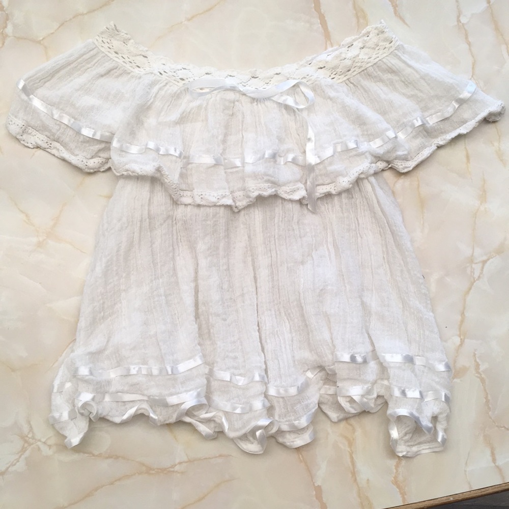 Off the Shoulder White Flozy Gauze Top